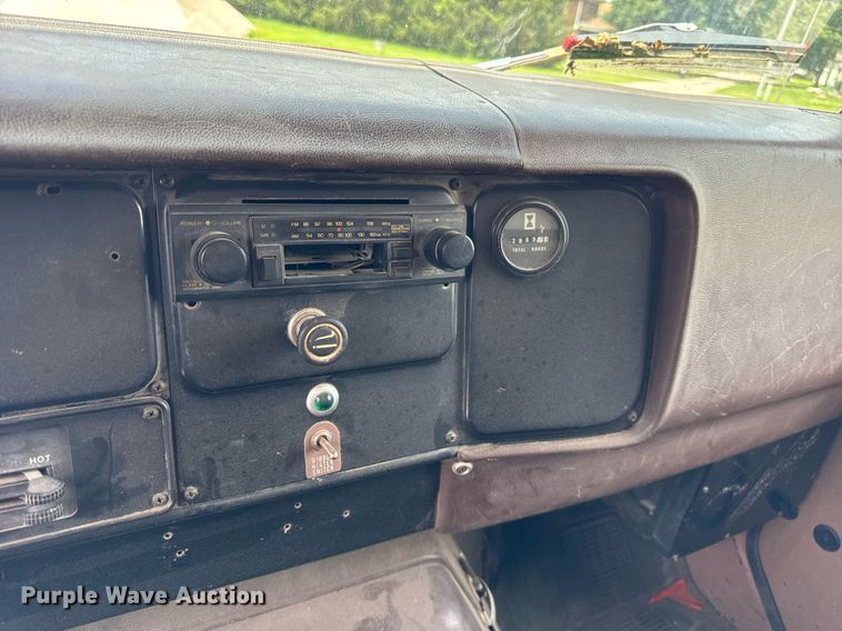 image for item DI9256 1982 International 1954 dump truck