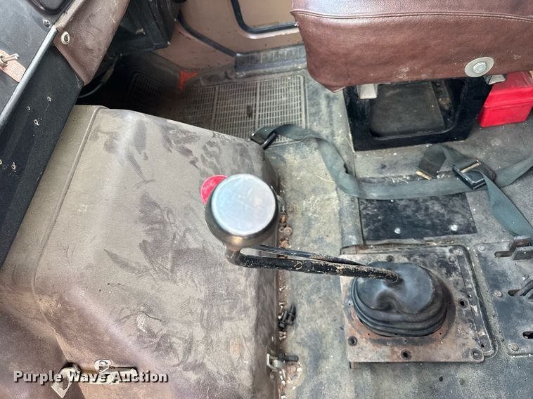 image for item DI9256 1982 International 1954 dump truck