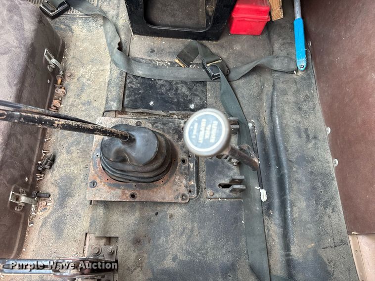 image for item DI9256 1982 International 1954 dump truck