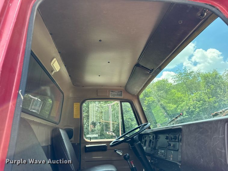 image for item DI9256 1982 International 1954 dump truck