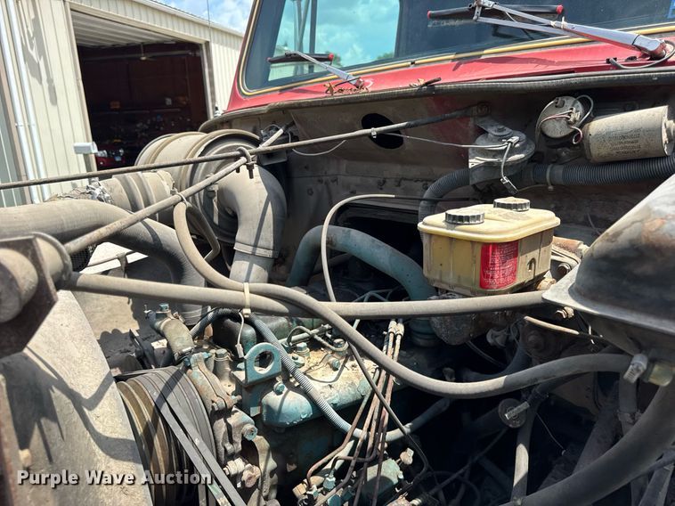 image for item DI9256 1982 International 1954 dump truck