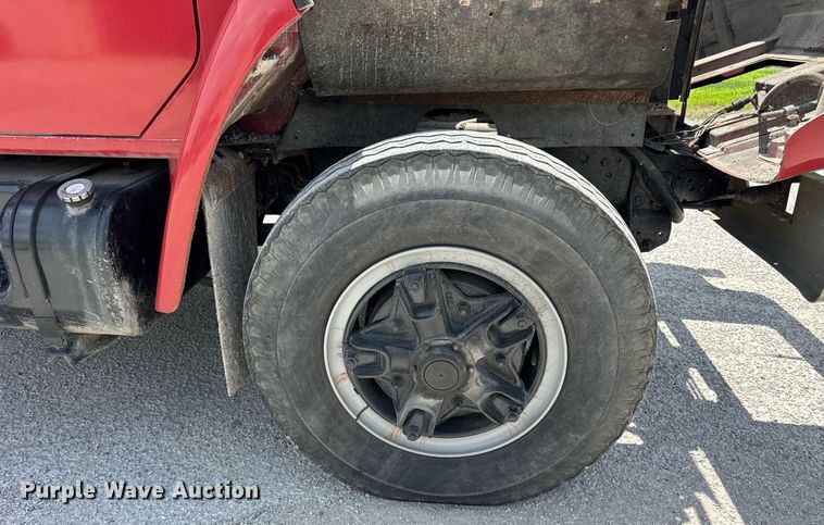 image for item DI9256 1982 International 1954 dump truck