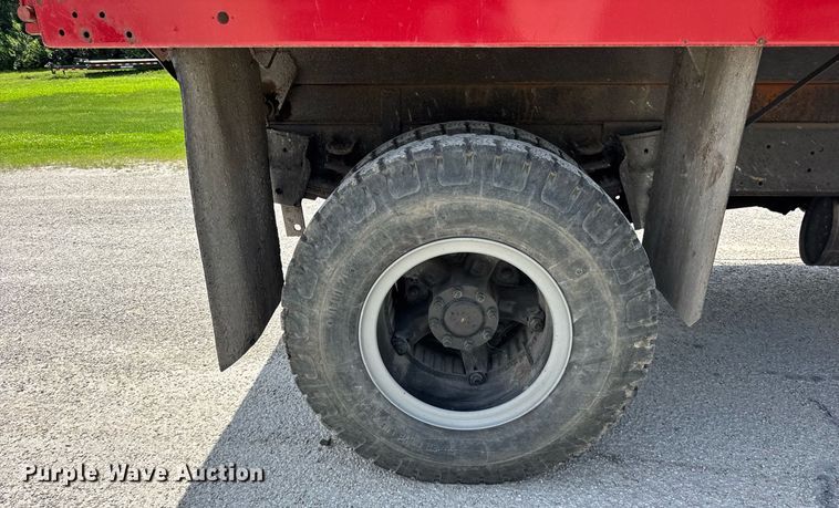 image for item DI9256 1982 International 1954 dump truck