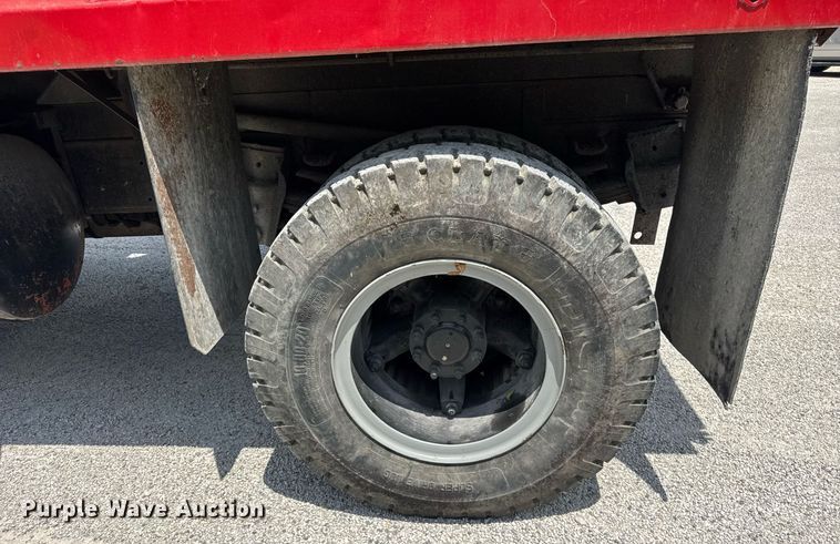 image for item DI9256 1982 International 1954 dump truck