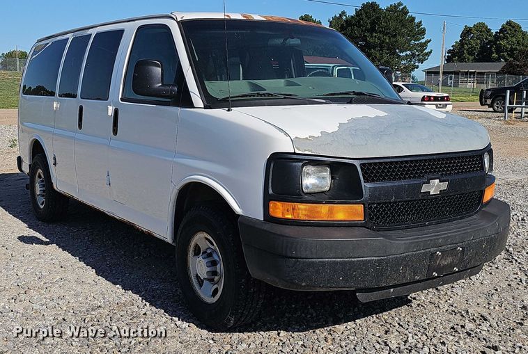 image for item DR3855 2008 Chevrolet Express 3500 van