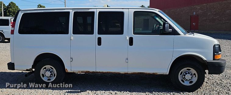 image for item DR3855 2008 Chevrolet Express 3500 van