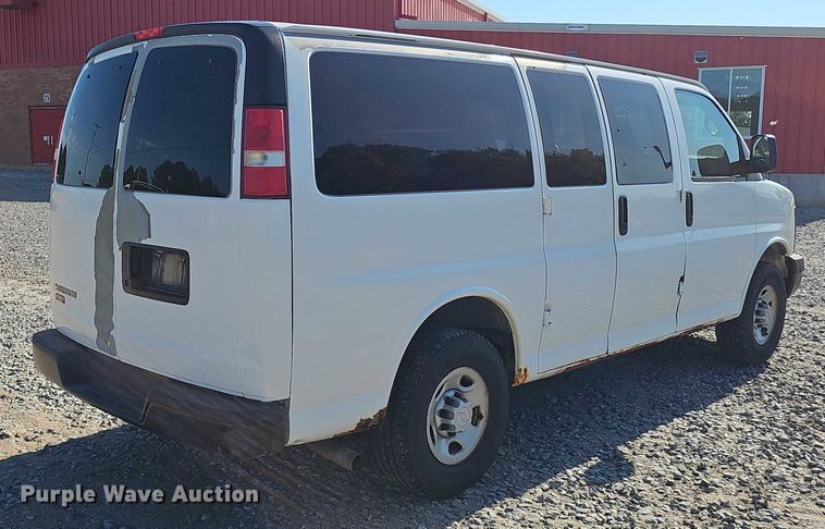 image for item DR3855 2008 Chevrolet Express 3500 van