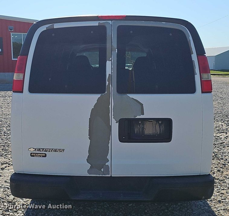 image for item DR3855 2008 Chevrolet Express 3500 van