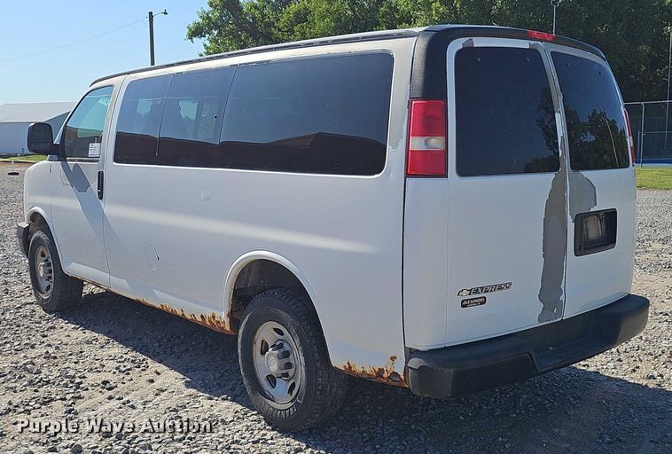 image for item DR3855 2008 Chevrolet Express 3500 van