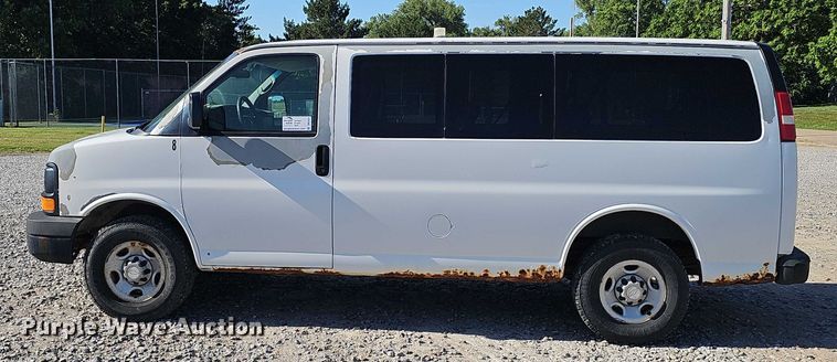 image for item DR3855 2008 Chevrolet Express 3500 van