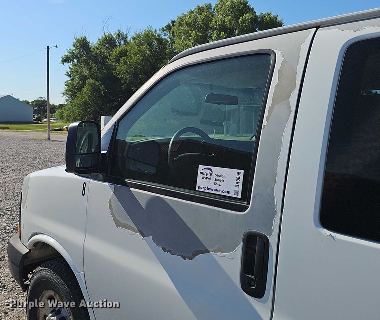 image for item DR3855 2008 Chevrolet Express 3500 van