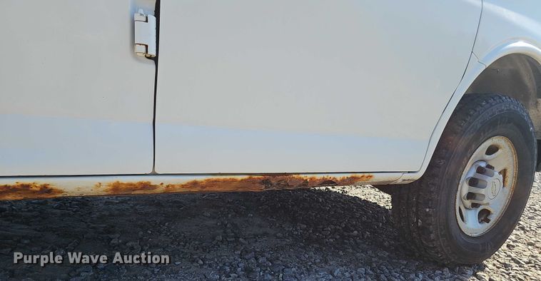 image for item DR3855 2008 Chevrolet Express 3500 van