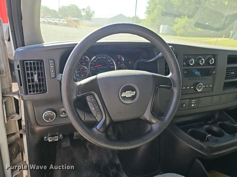 image for item DR3855 2008 Chevrolet Express 3500 van