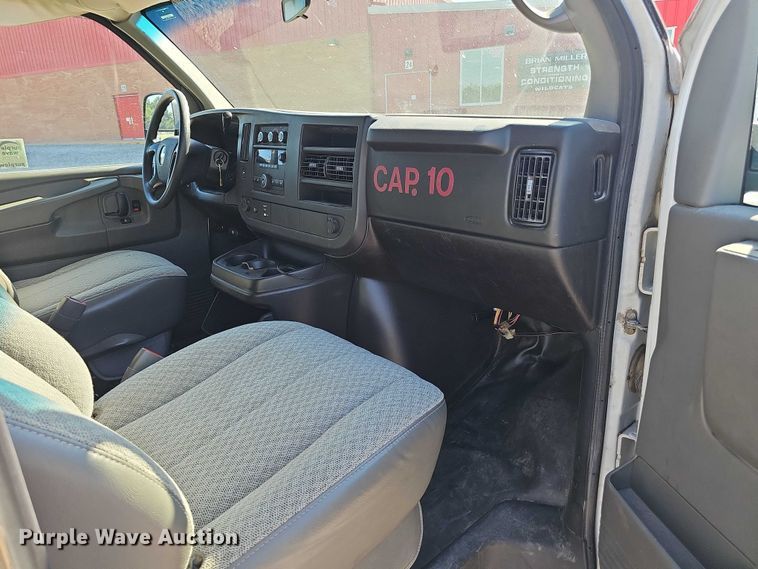 image for item DR3855 2008 Chevrolet Express 3500 van