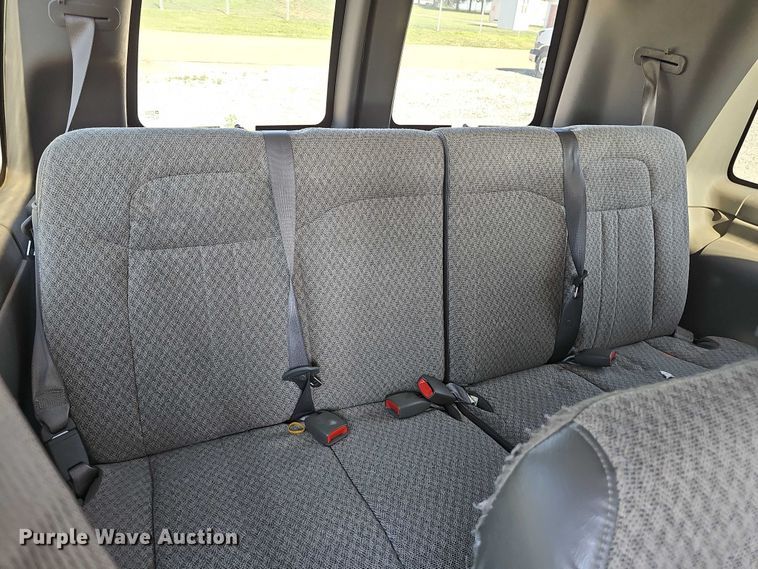 image for item DR3855 2008 Chevrolet Express 3500 van