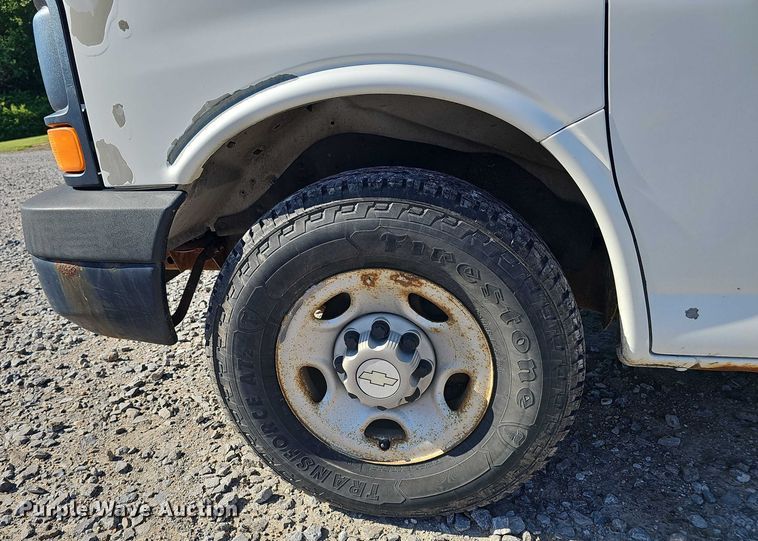 image for item DR3855 2008 Chevrolet Express 3500 van