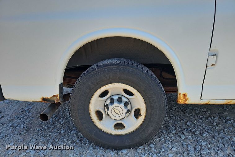 image for item DR3855 2008 Chevrolet Express 3500 van