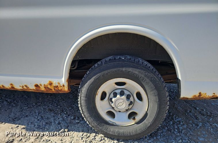 image for item DR3855 2008 Chevrolet Express 3500 van