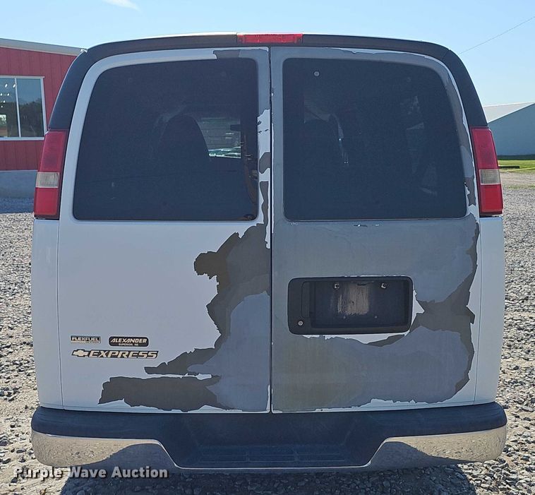 image for item DR3856 2010 Chevrolet Express 2500 van