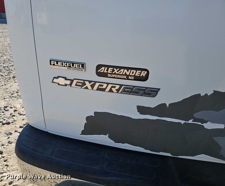 image for item DR3856 2010 Chevrolet Express 2500 van