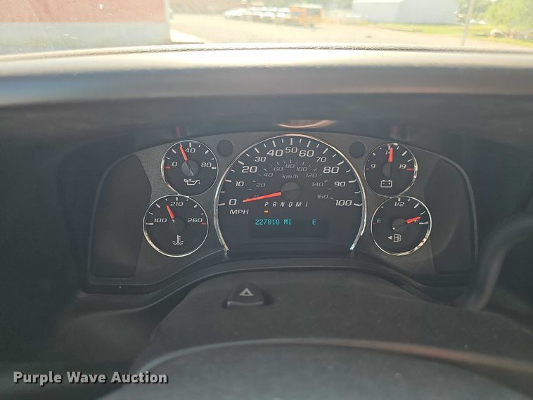 image for item DR3856 2010 Chevrolet Express 2500 van