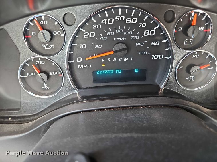 image for item DR3856 2010 Chevrolet Express 2500 van