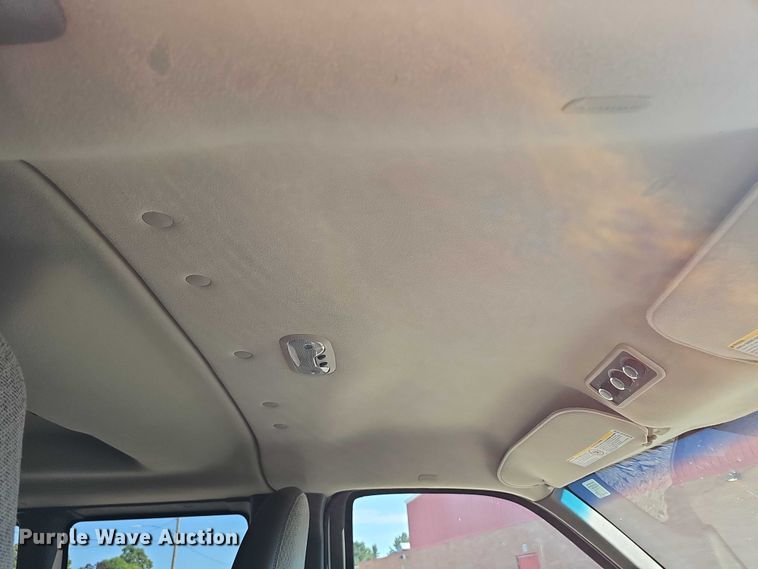 image for item DR3856 2010 Chevrolet Express 2500 van