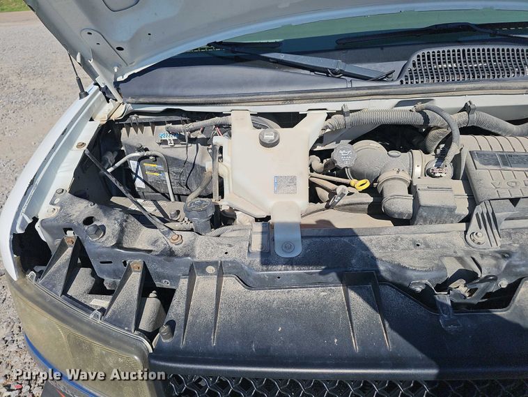 image for item DR3856 2010 Chevrolet Express 2500 van