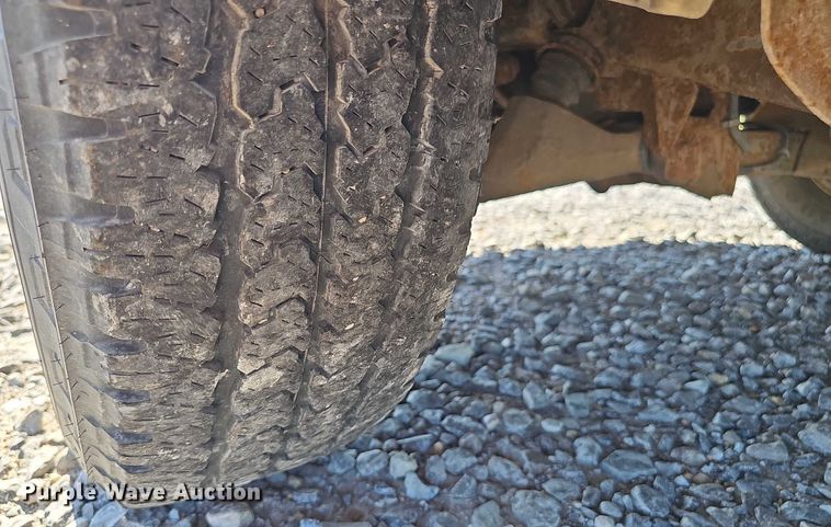 image for item DR3856 2010 Chevrolet Express 2500 van