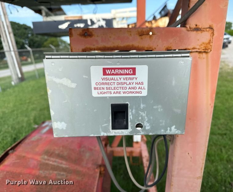 image for item DS3796 PowerMax PM3-35LX arrow board trailer