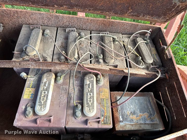 image for item DS3796 PowerMax PM3-35LX arrow board trailer