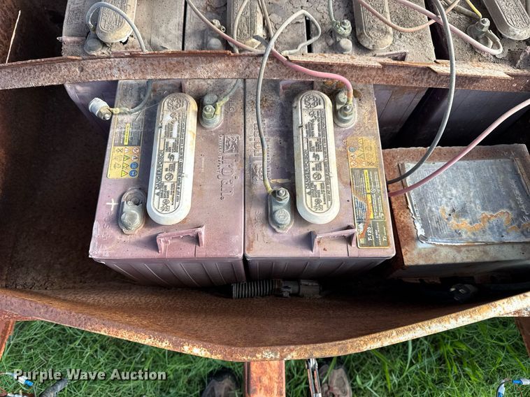 image for item DS3796 PowerMax PM3-35LX arrow board trailer