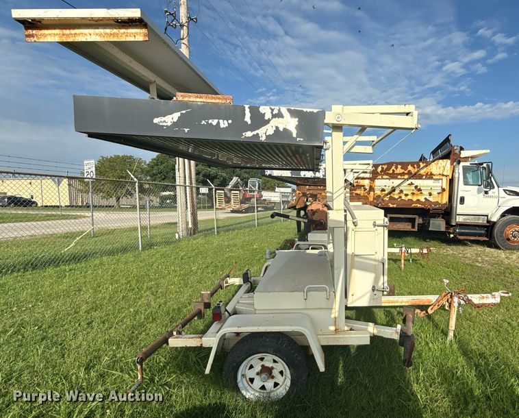 image for item DS3797 2001 American Signal Co arrow board trailer