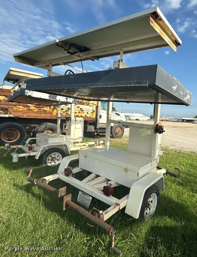 image for item DS3797 2001 American Signal Co arrow board trailer