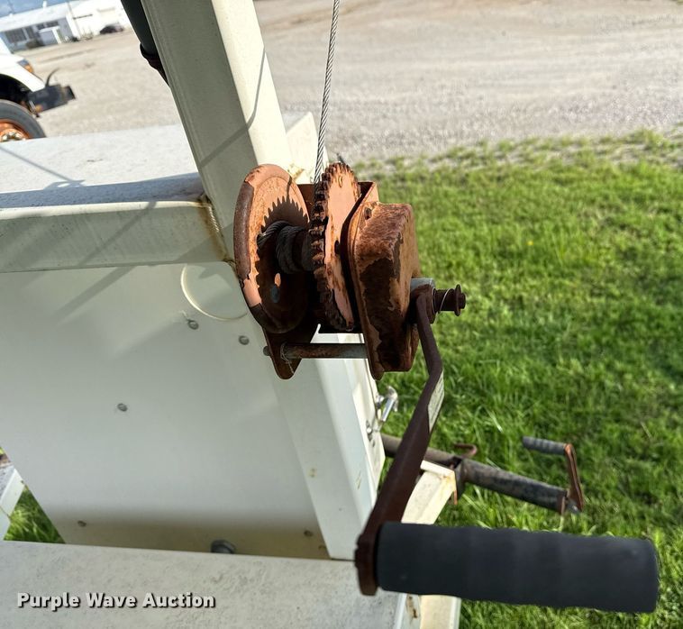 image for item DS3797 2001 American Signal Co arrow board trailer