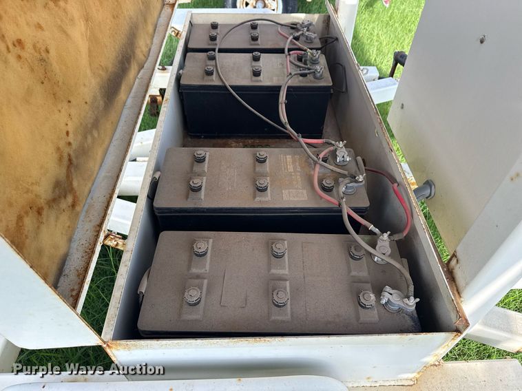 image for item DS3797 2001 American Signal Co arrow board trailer