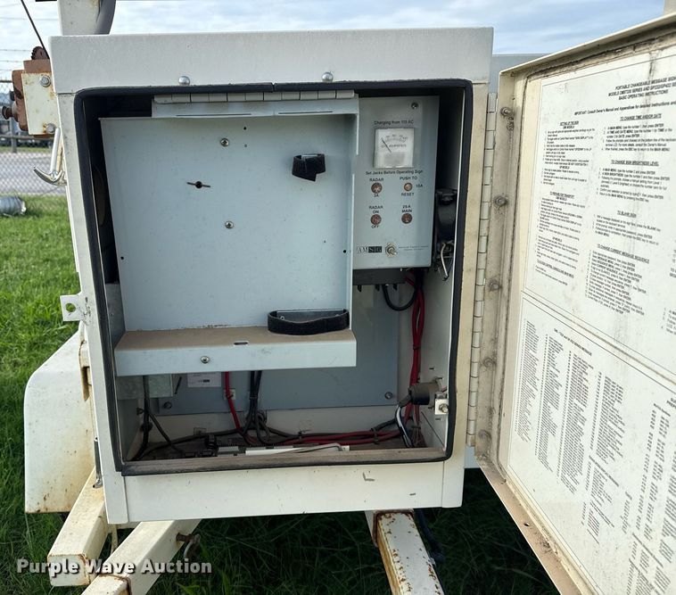 image for item DS3797 2001 American Signal Co arrow board trailer