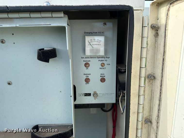 image for item DS3797 2001 American Signal Co arrow board trailer