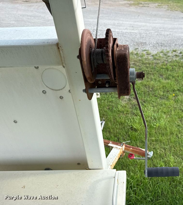 image for item DS3798 2001 American Signal Co arrow board trailer