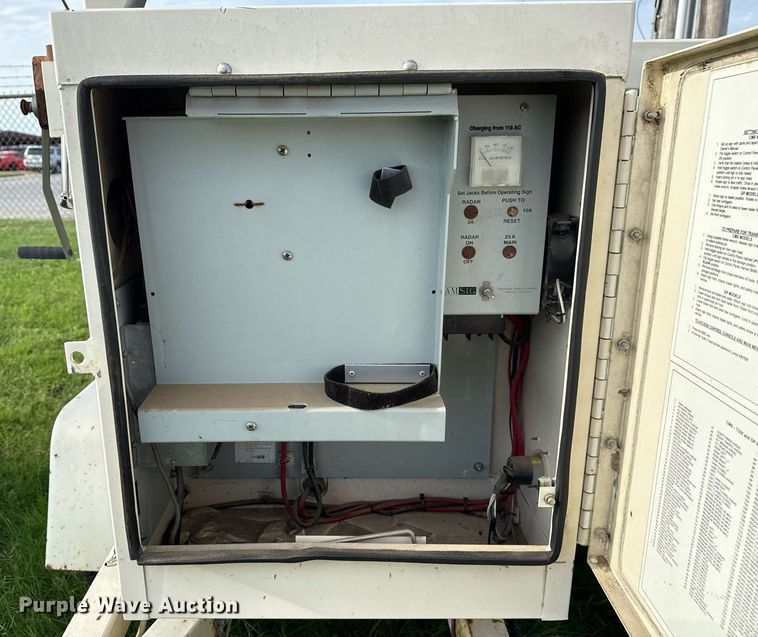 image for item DS3798 2001 American Signal Co arrow board trailer