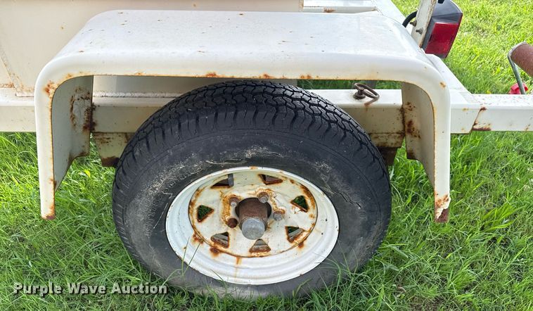 image for item DS3798 2001 American Signal Co arrow board trailer