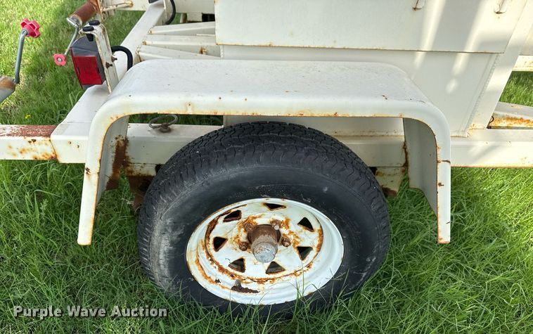 image for item DS3798 2001 American Signal Co arrow board trailer