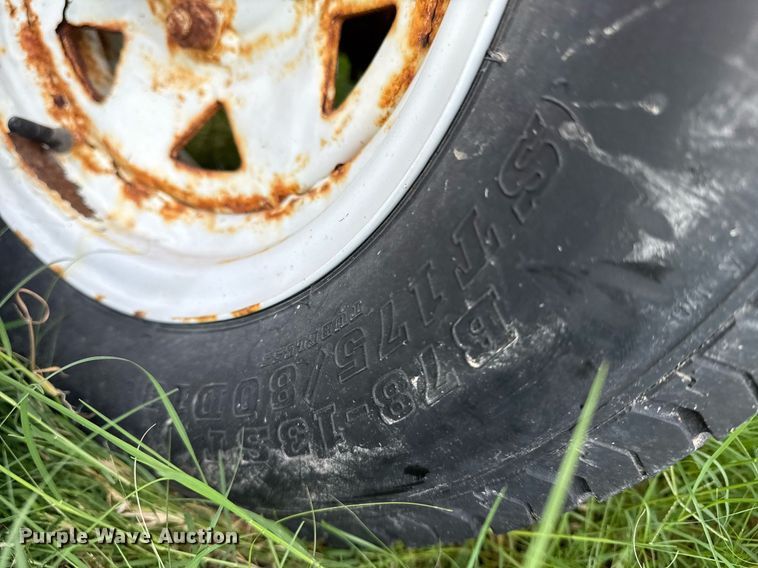 image for item DS3798 2001 American Signal Co arrow board trailer