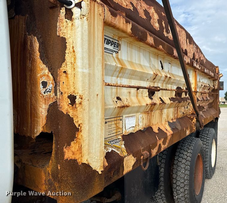 image for item DS3799 2008 International 7400 dump truck