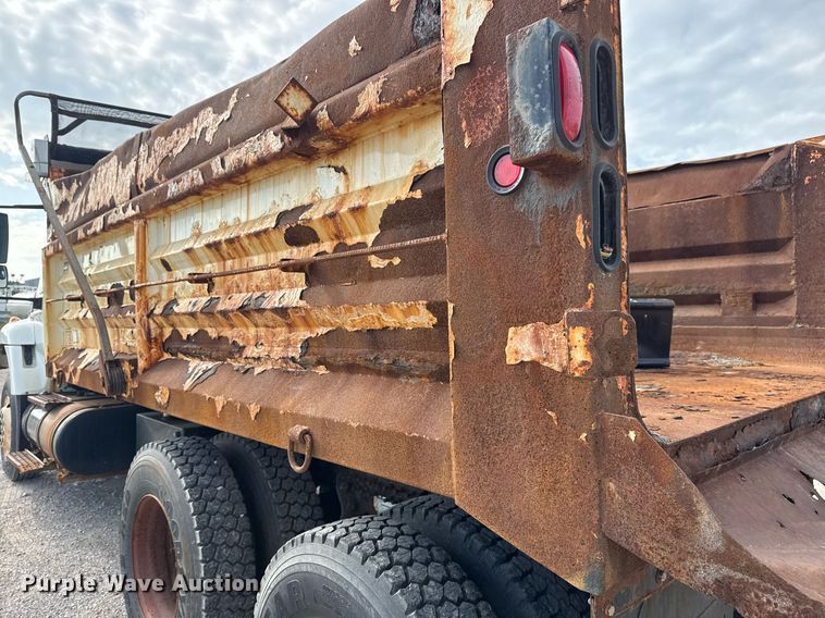 image for item DS3799 2008 International 7400 dump truck