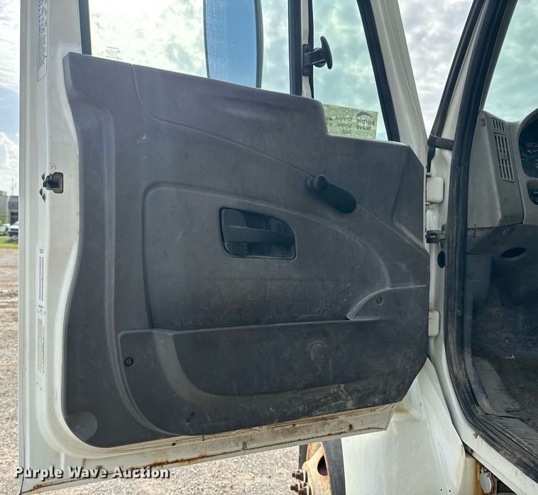 image for item DS3799 2008 International 7400 dump truck