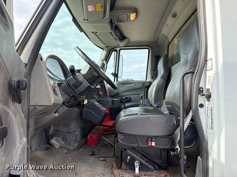 image for item DS3799 2008 International 7400 dump truck