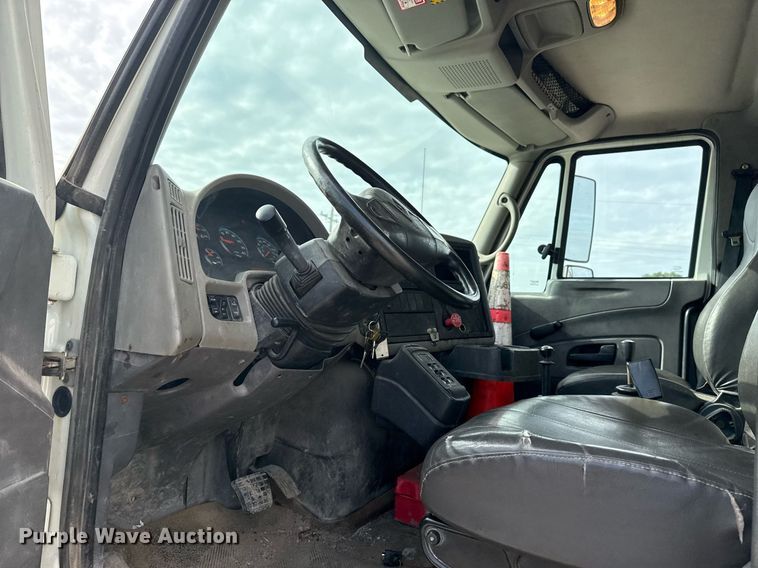 image for item DS3799 2008 International 7400 dump truck