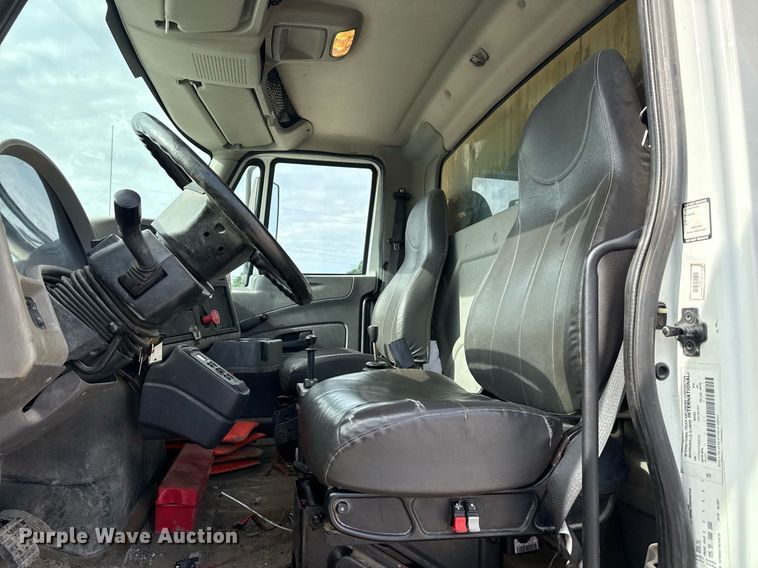 image for item DS3799 2008 International 7400 dump truck