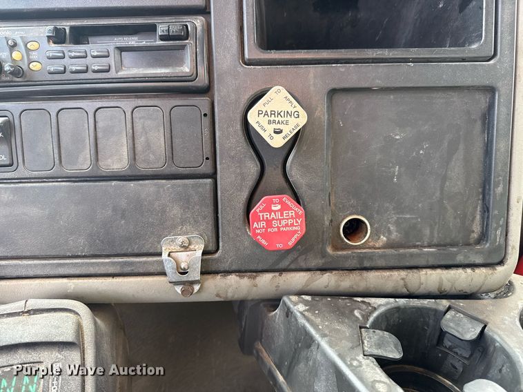 image for item DS3799 2008 International 7400 dump truck